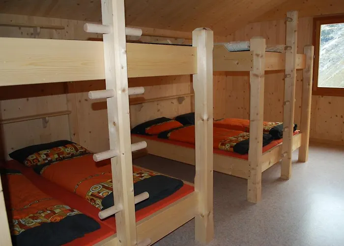 Berghaus Baregg 宾馆